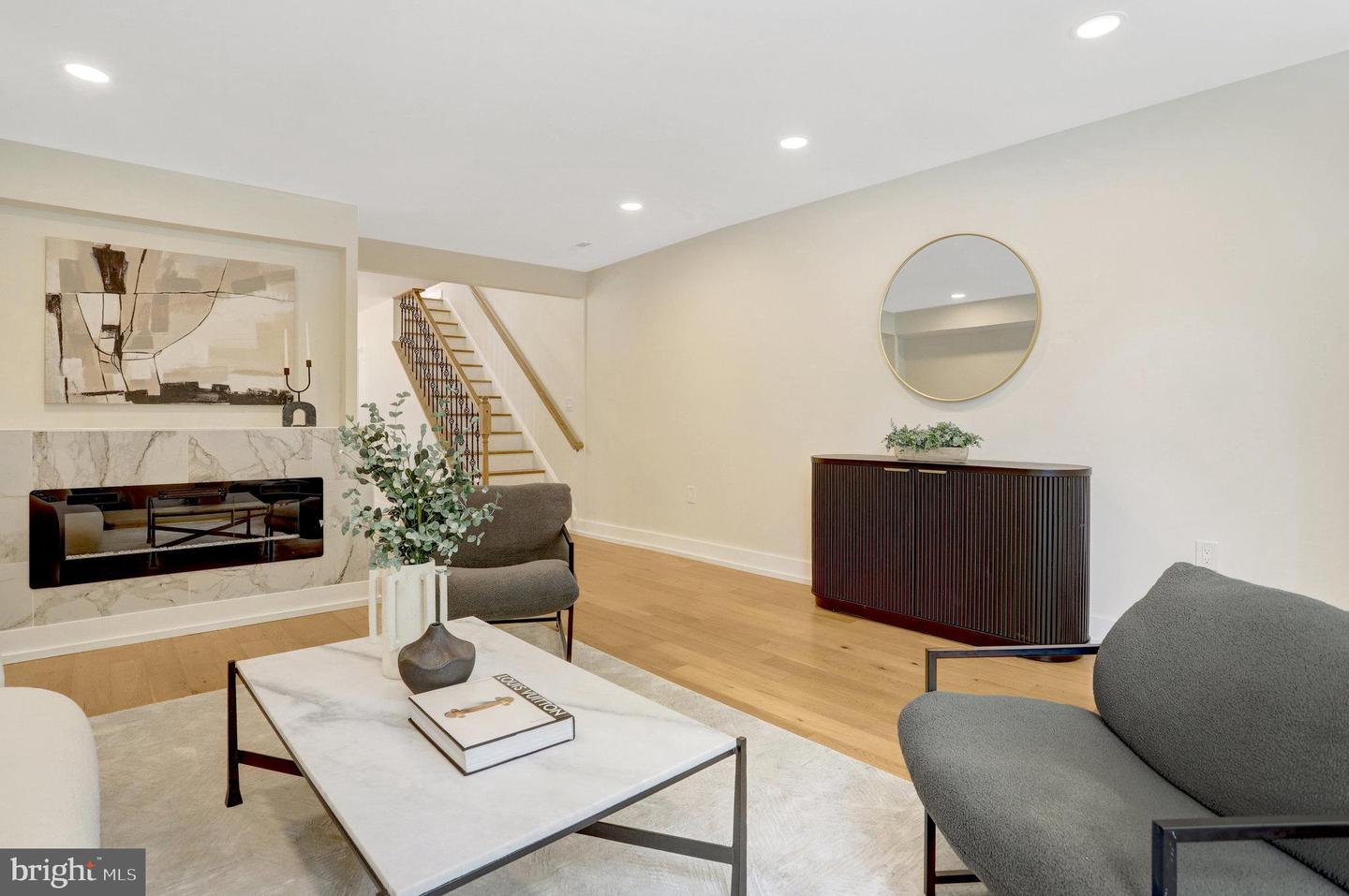 310 S Alfred St