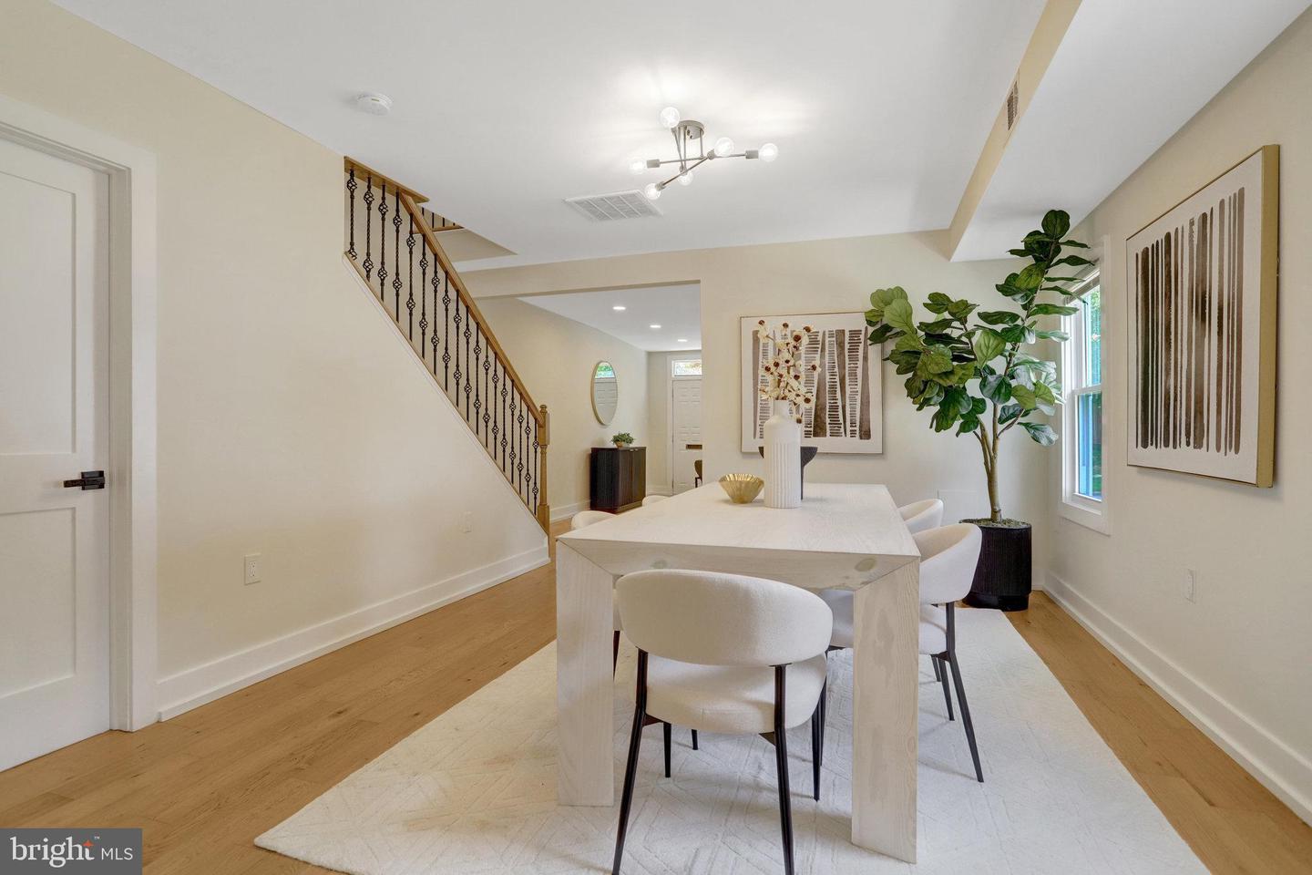 310 S Alfred St