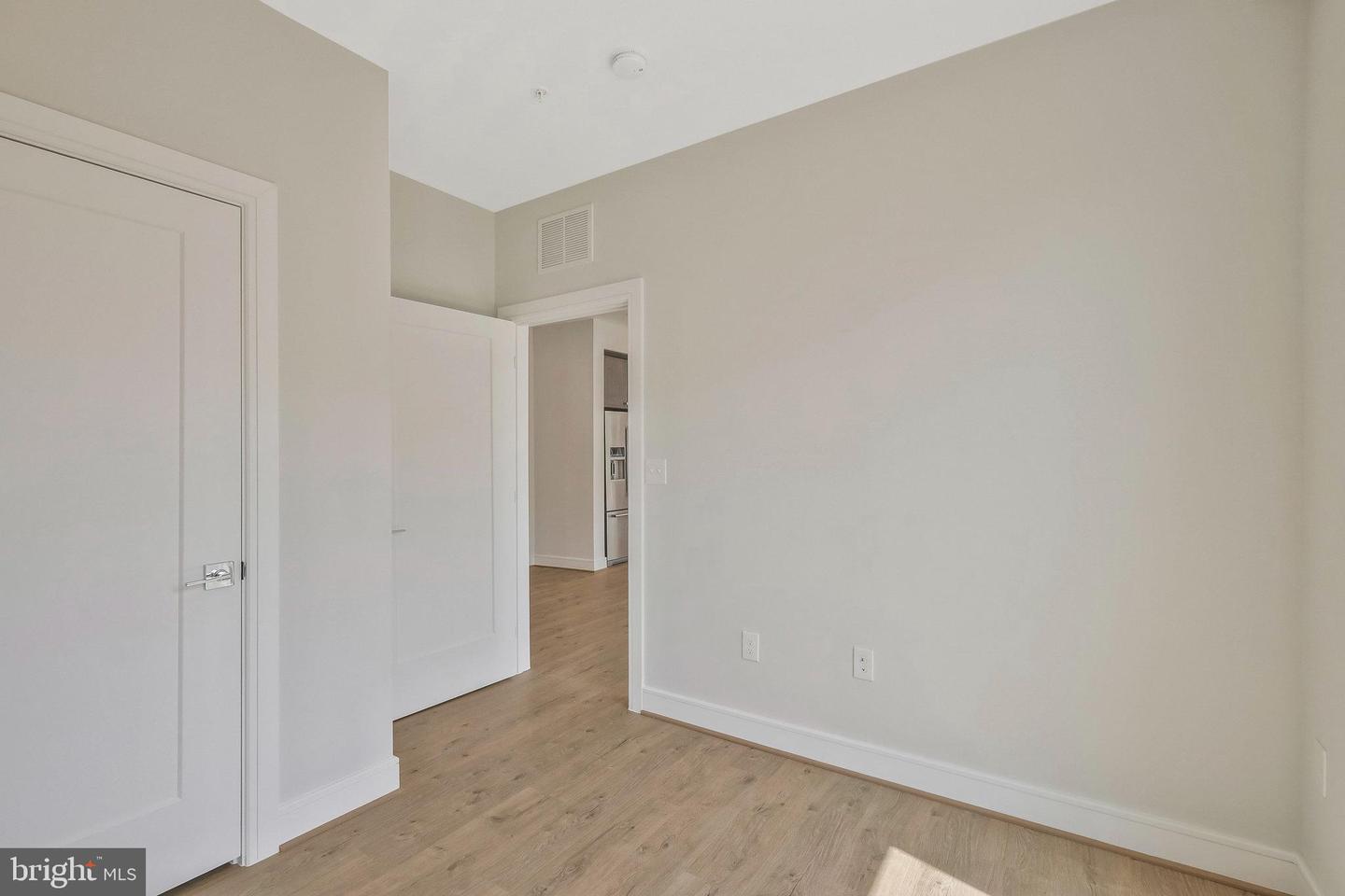 635 SLATERS LN #305
