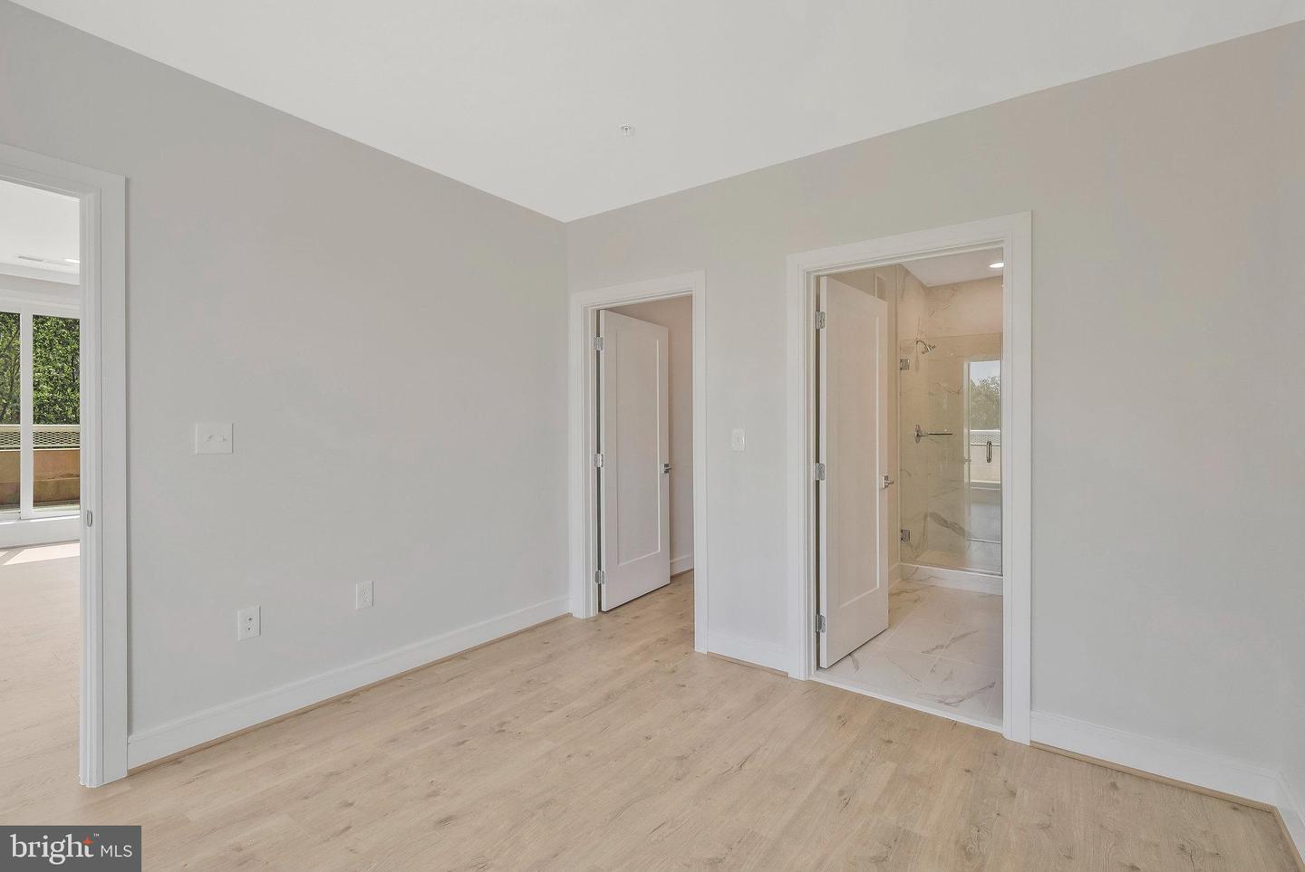 635 SLATERS LN #305