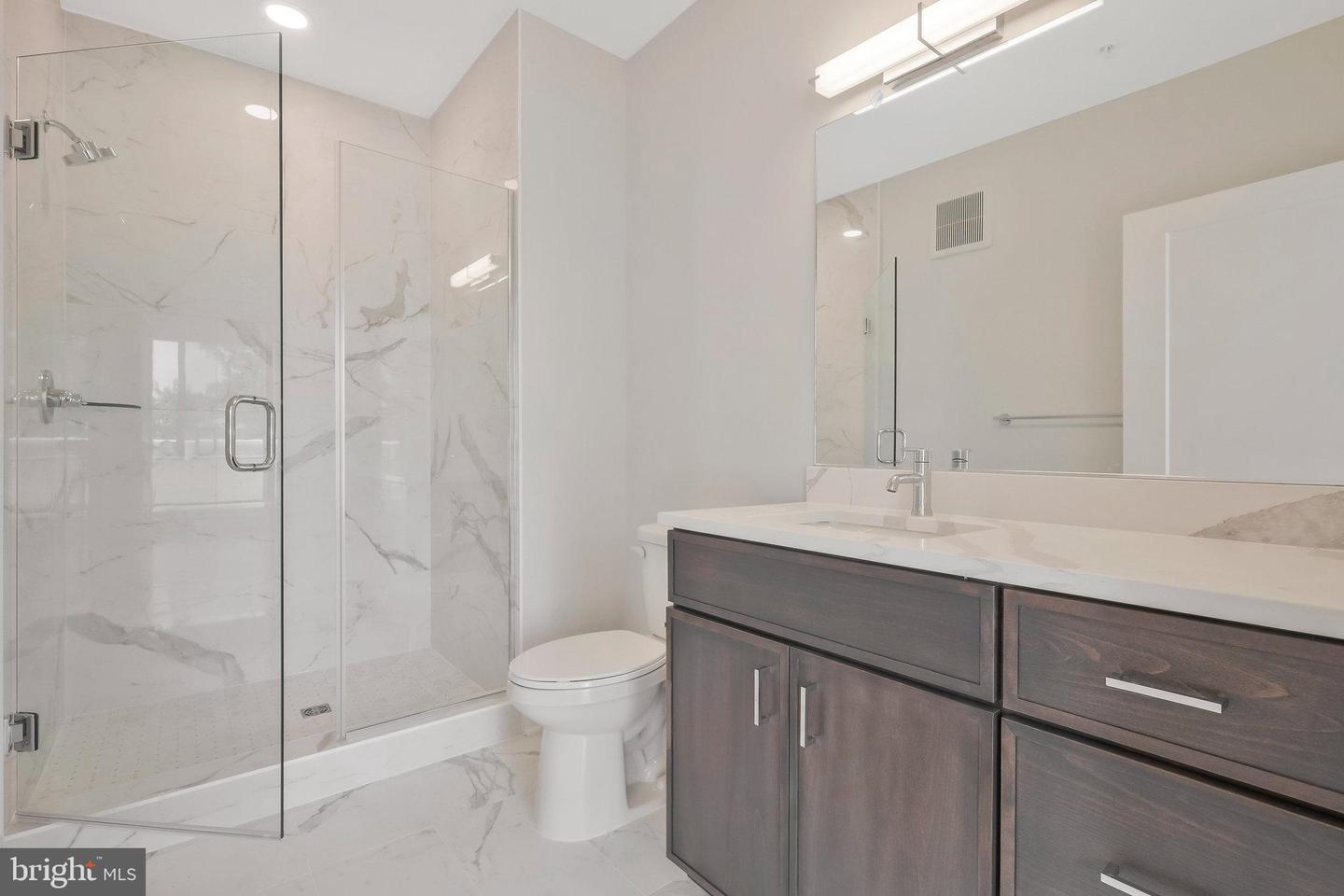 635 SLATERS LN #305
