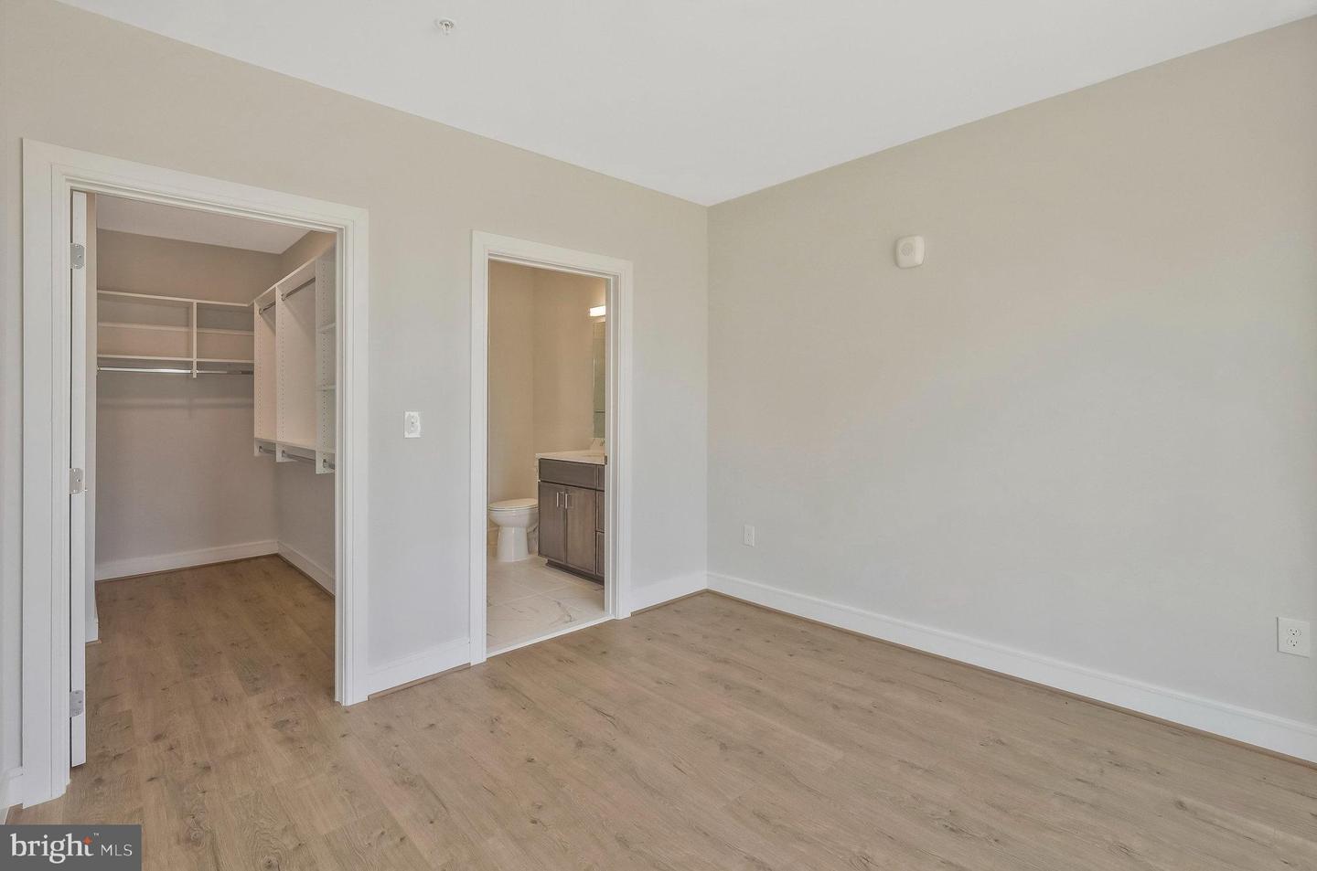 635 SLATERS LN #305