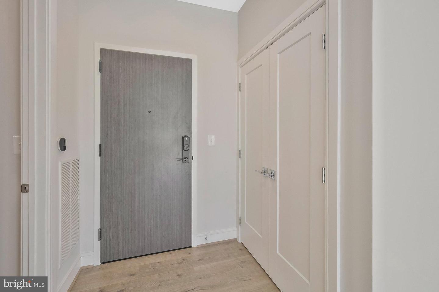 635 SLATERS LN #305