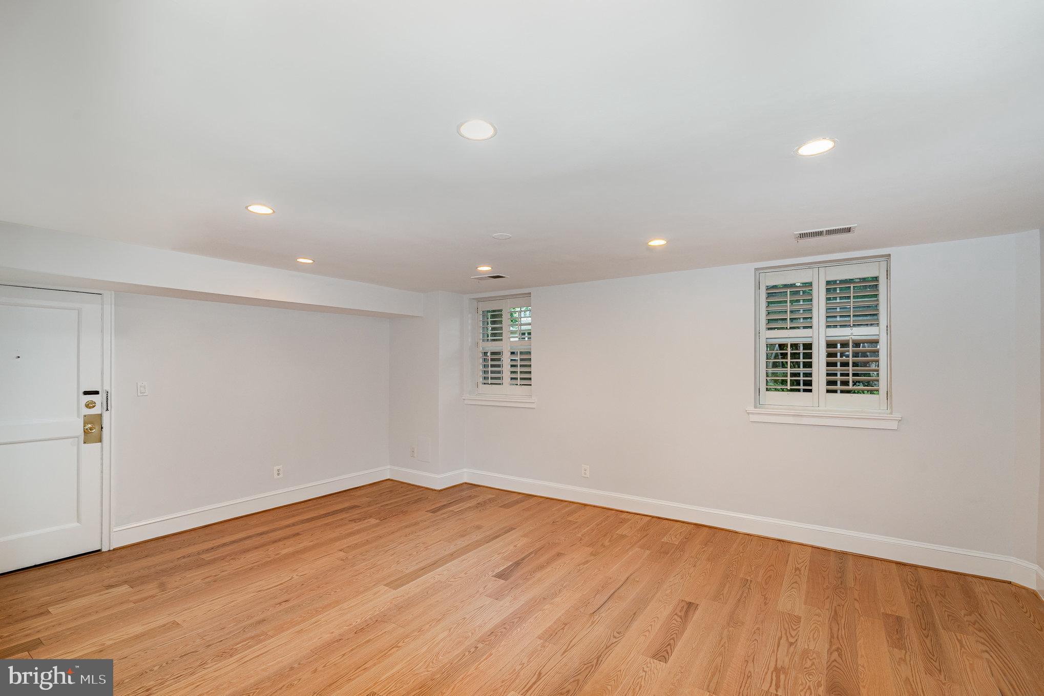 400 COMMONWEALTH AVE #107