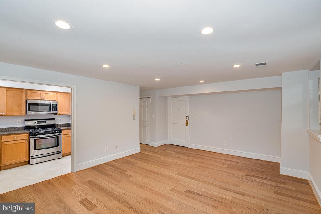 400 COMMONWEALTH AVE #107