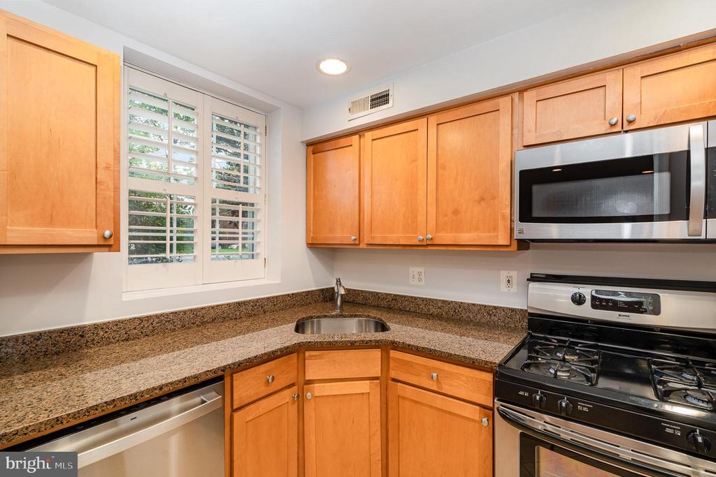 400 COMMONWEALTH AVE #107
