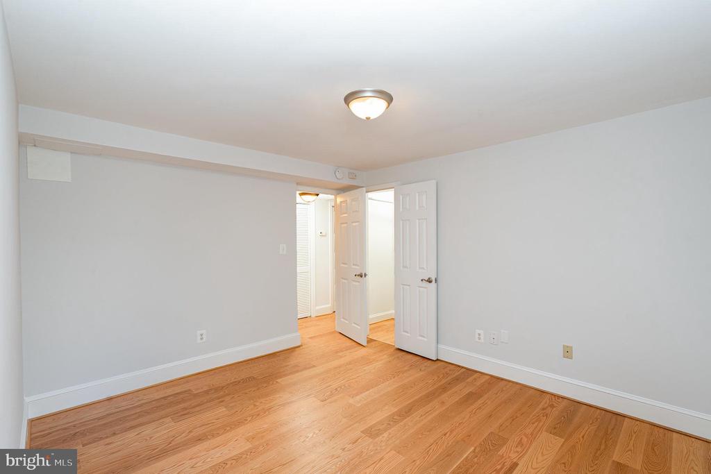 400 COMMONWEALTH AVE #107
