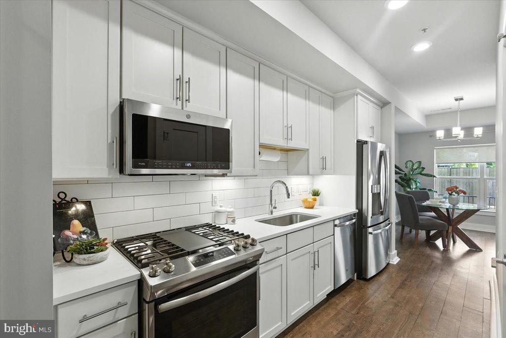 1800 Mount Vernon Ave #102