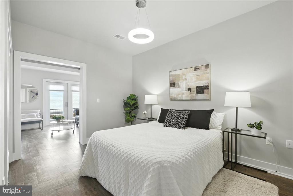 1800 Mount Vernon Ave #102