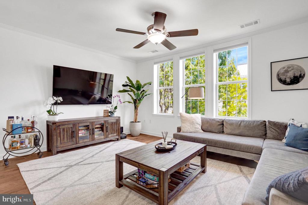400 Cameron Station Blvd #325