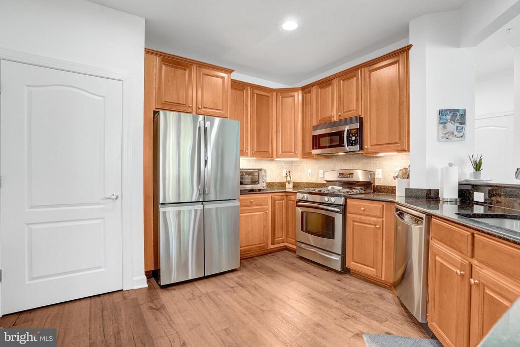 400 Cameron Station Blvd #325