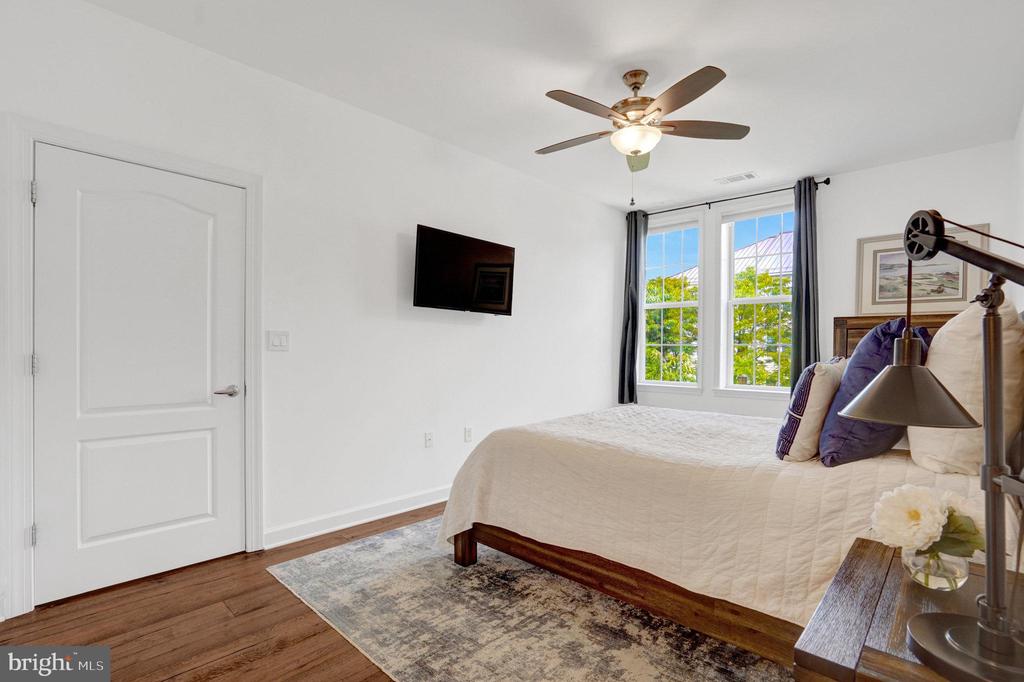 400 Cameron Station Blvd #325