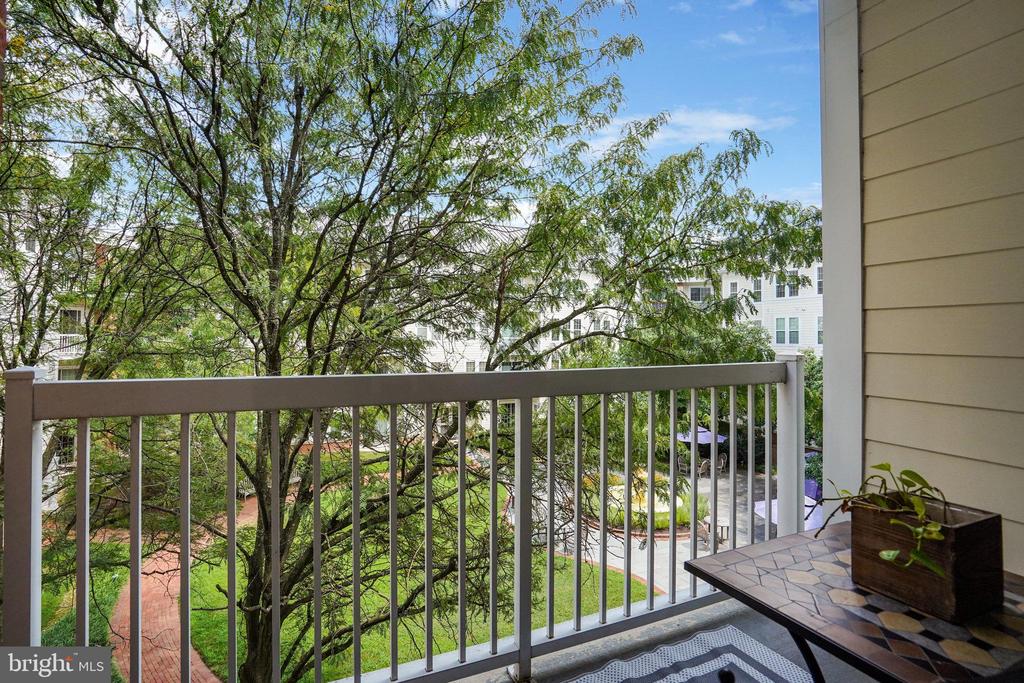 400 Cameron Station Blvd #325
