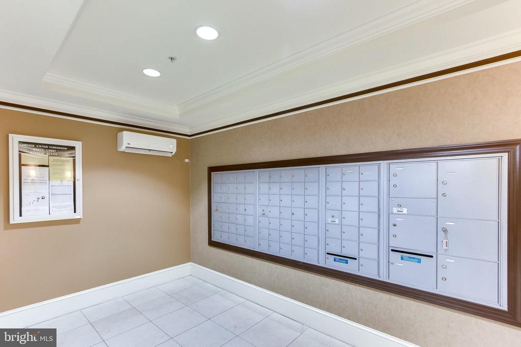 400 Cameron Station Blvd #325