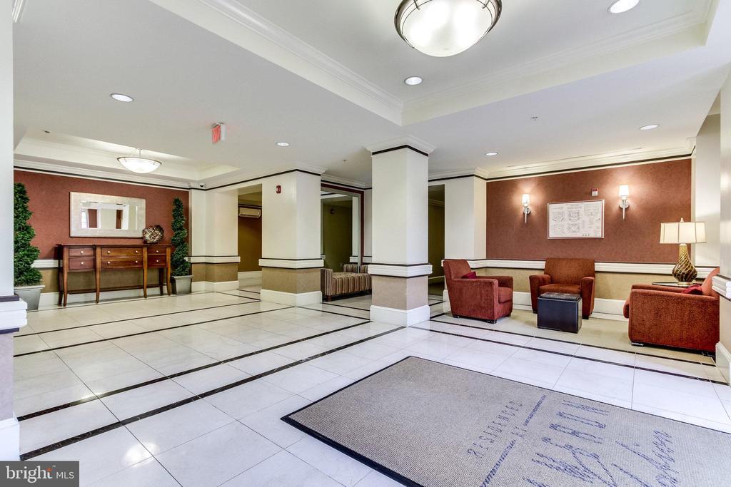 400 Cameron Station Blvd #325