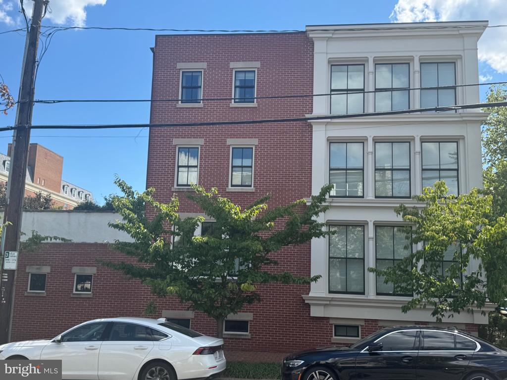 325 N N. COLUMBUS STREET