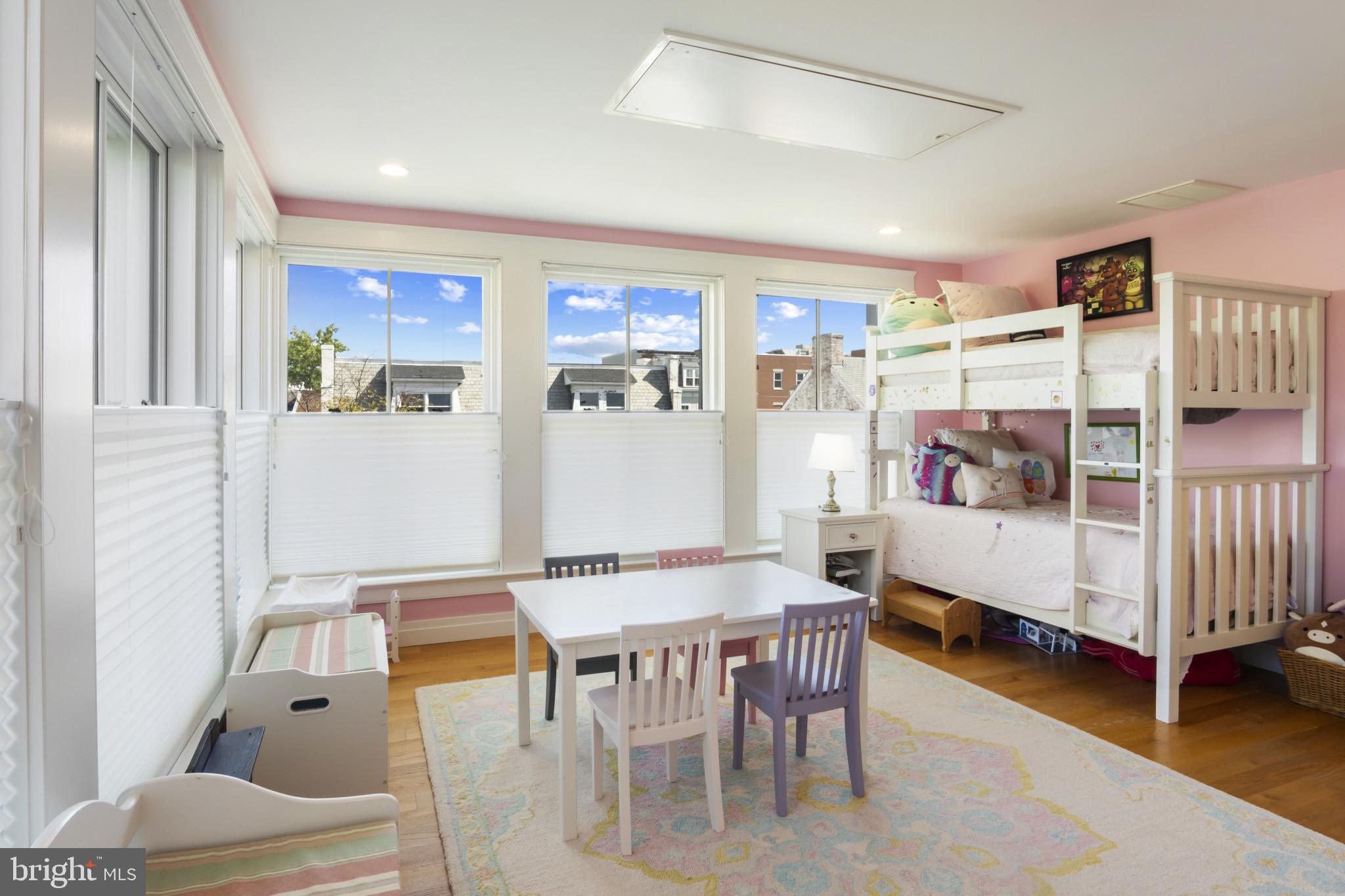 325 N N. COLUMBUS STREET