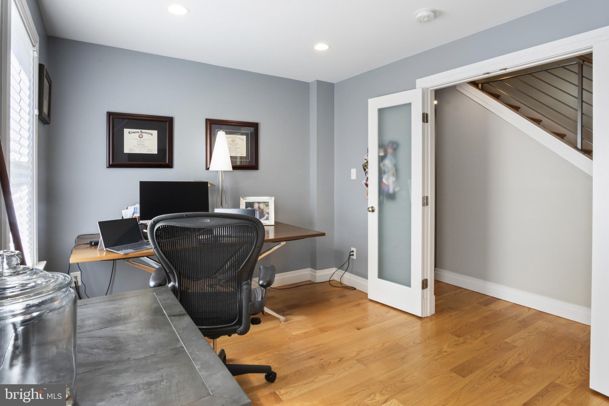 325 N N. COLUMBUS STREET