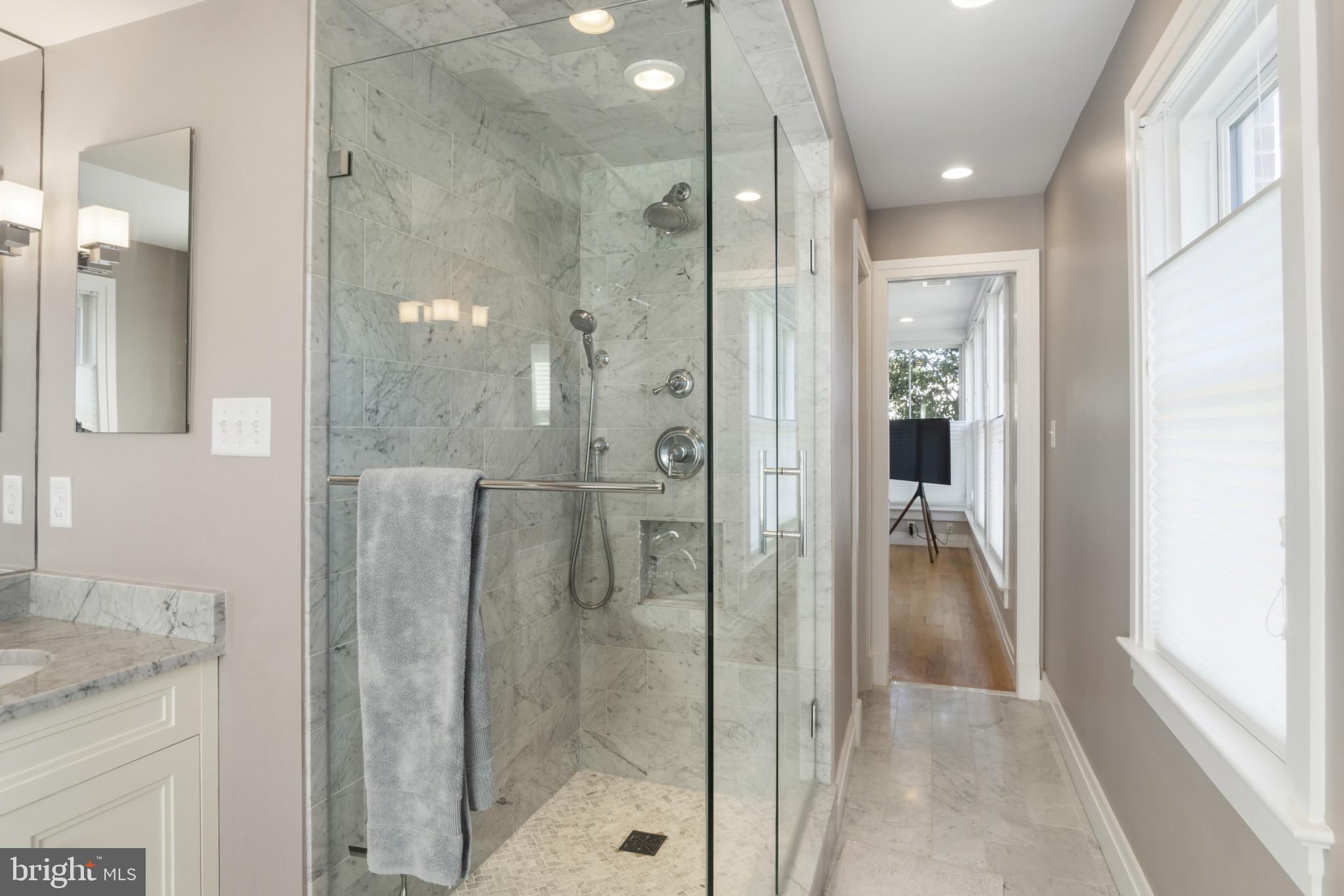 325 N N. COLUMBUS STREET