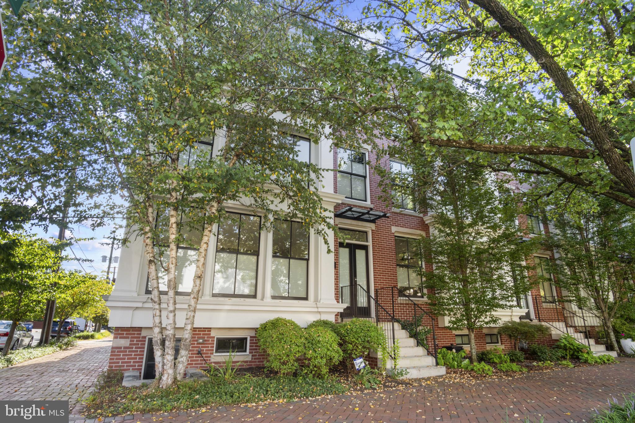 325 N N. COLUMBUS STREET