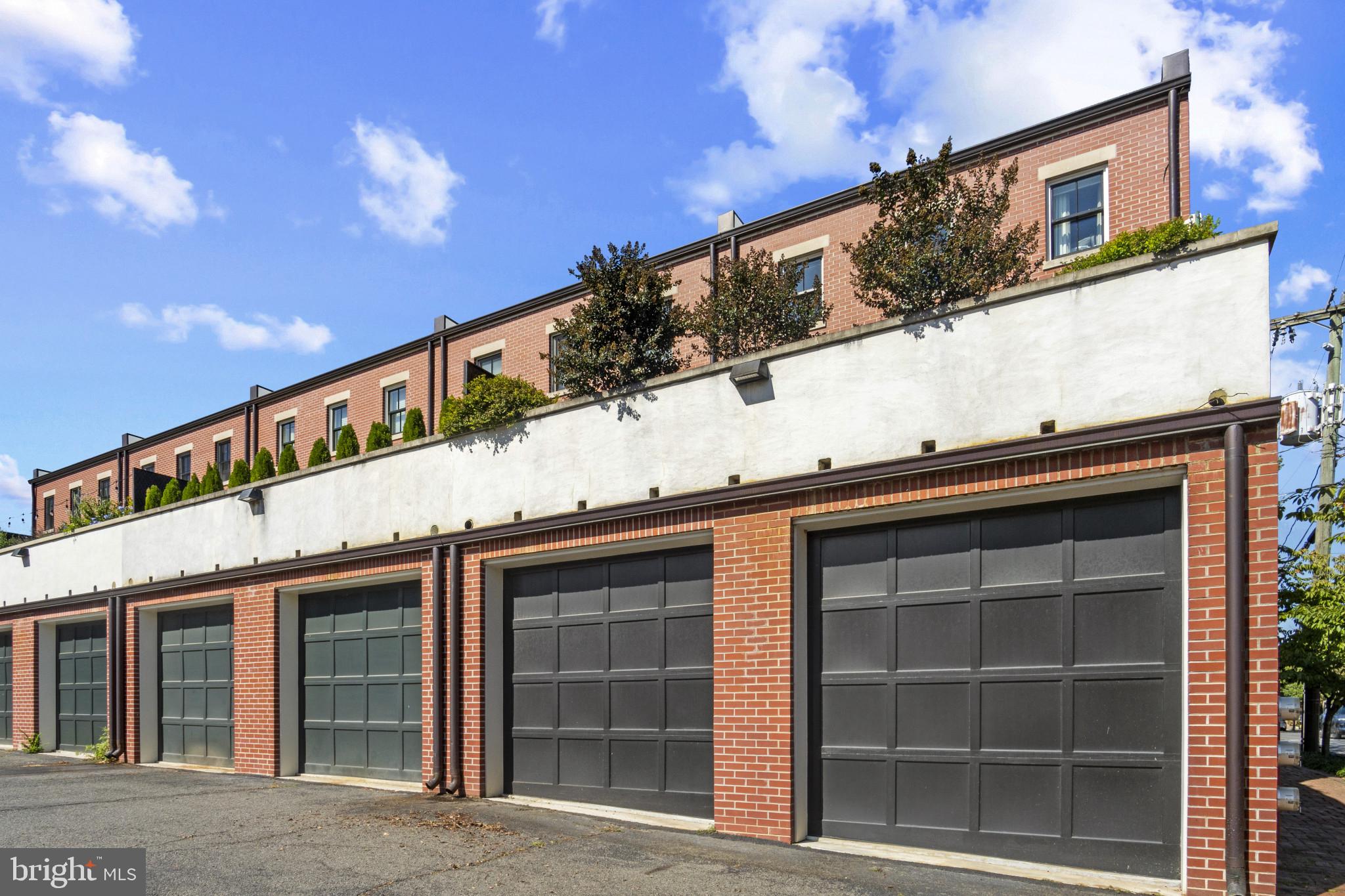 325 N N. COLUMBUS STREET