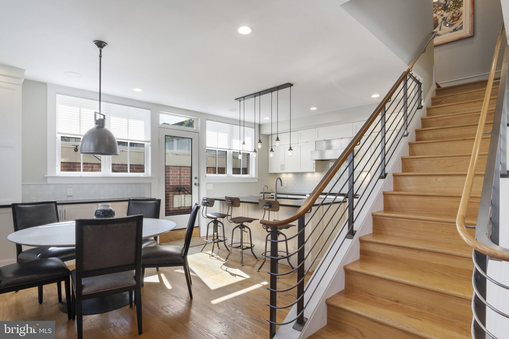 325 N N. COLUMBUS STREET