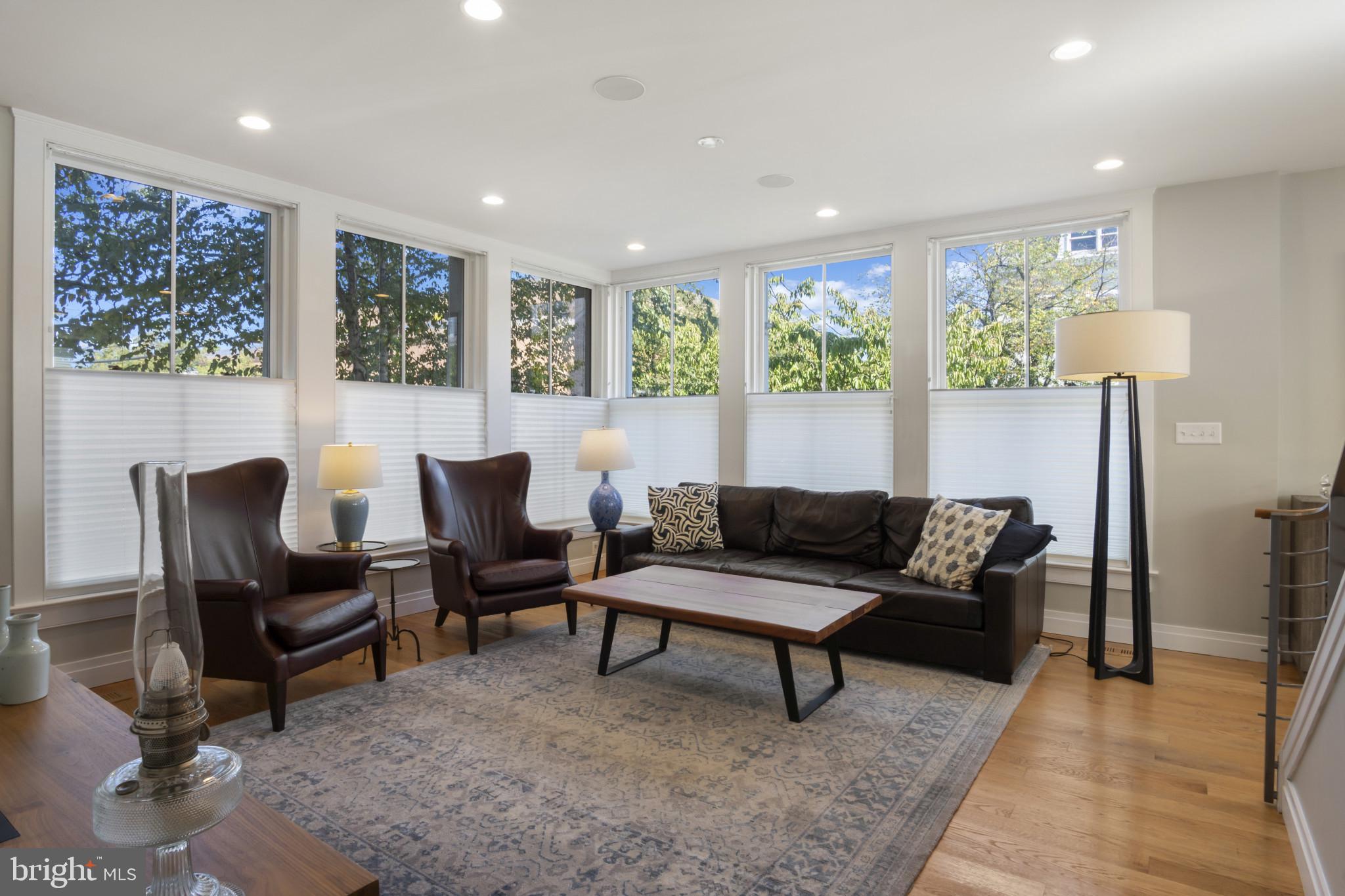 325 N N. COLUMBUS STREET