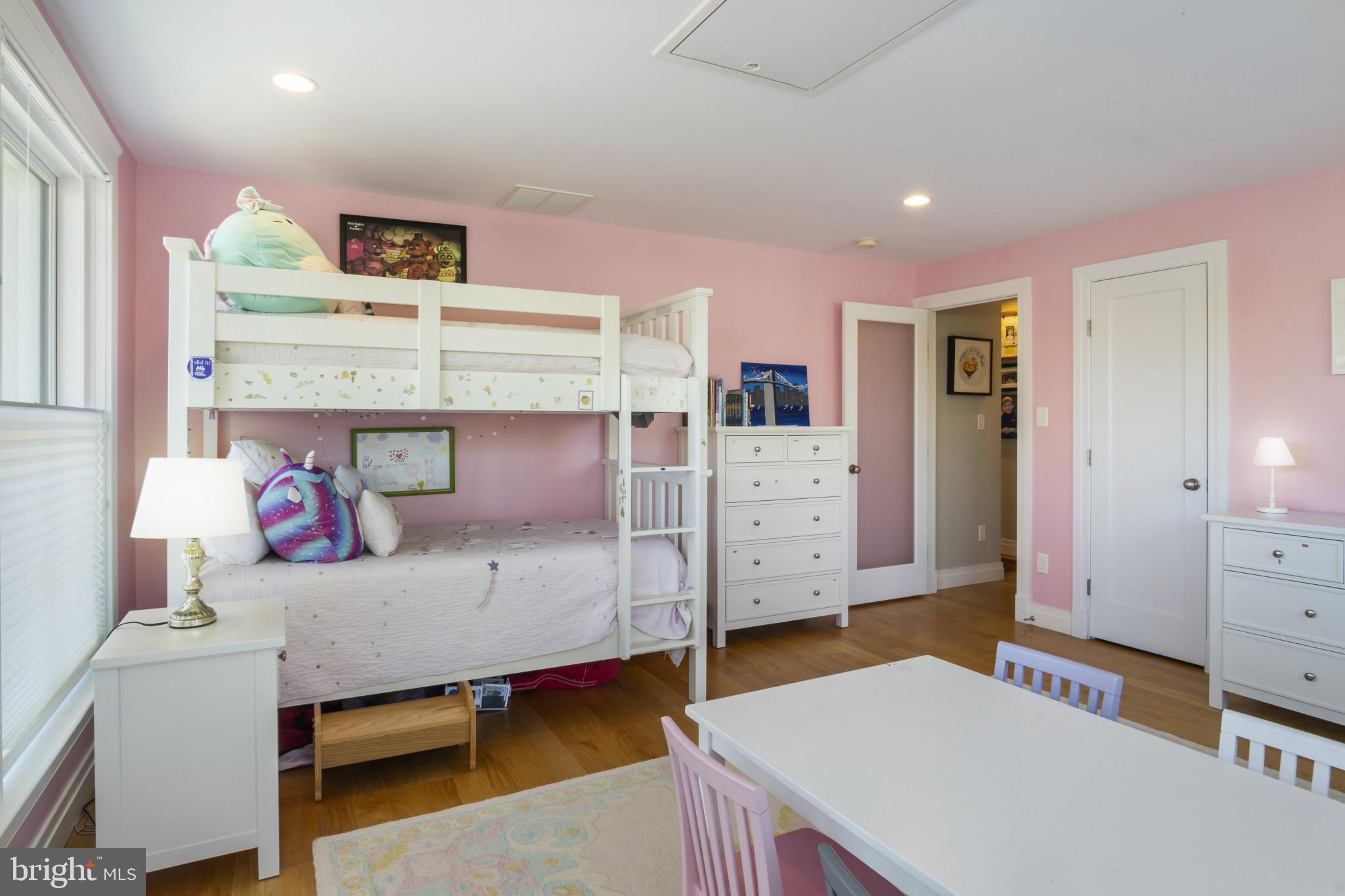 325 N N. COLUMBUS STREET