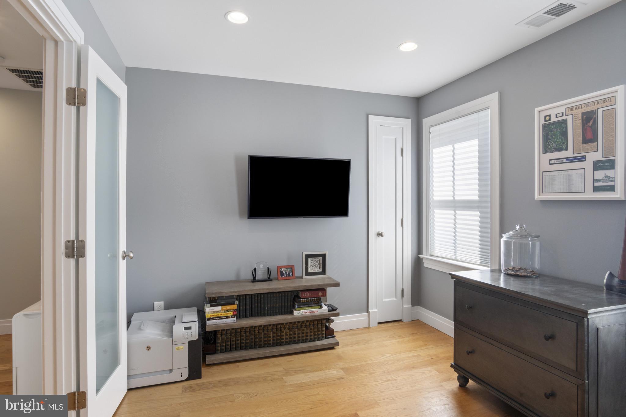 325 N N. COLUMBUS STREET