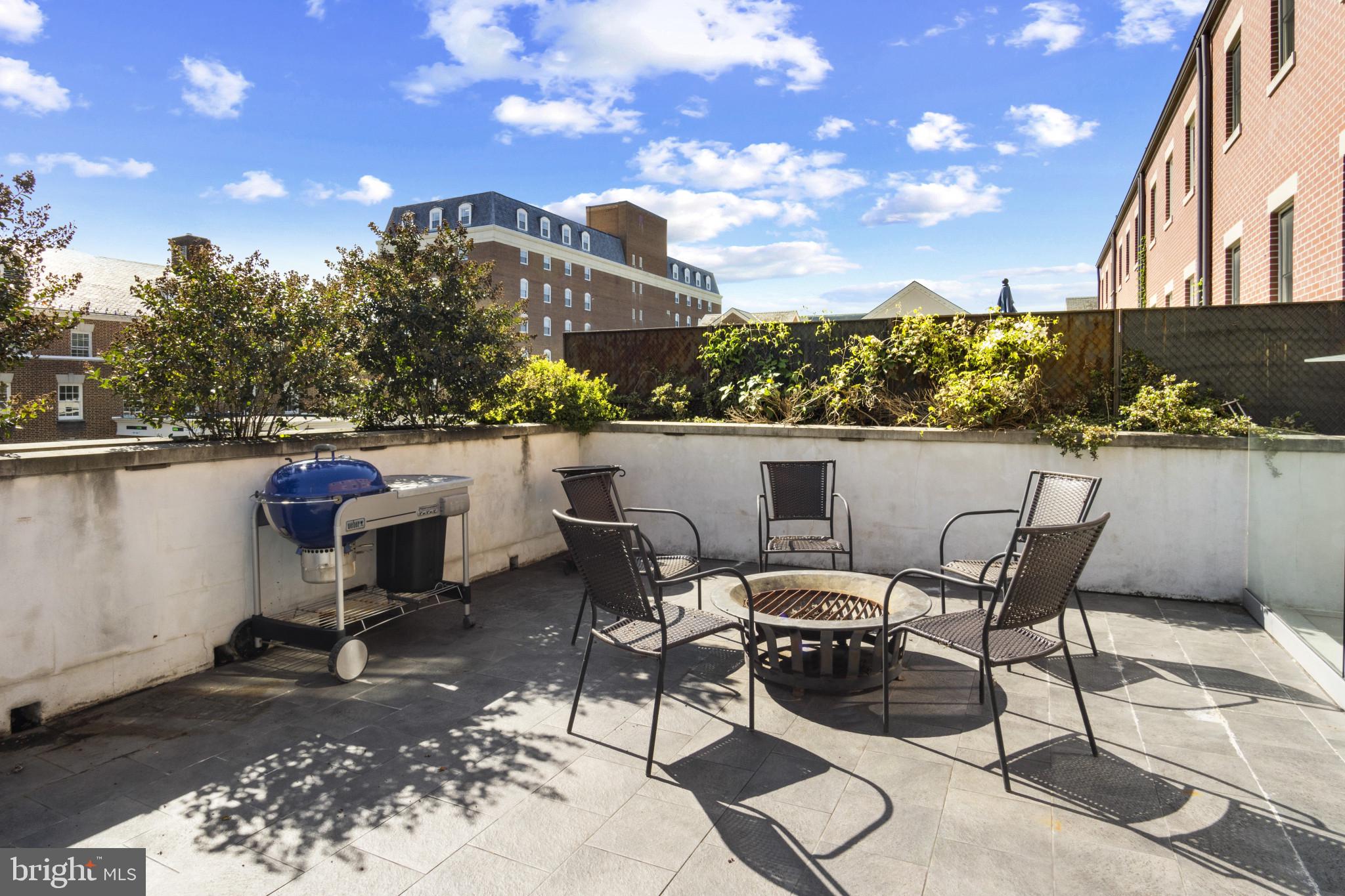 325 N N. COLUMBUS STREET