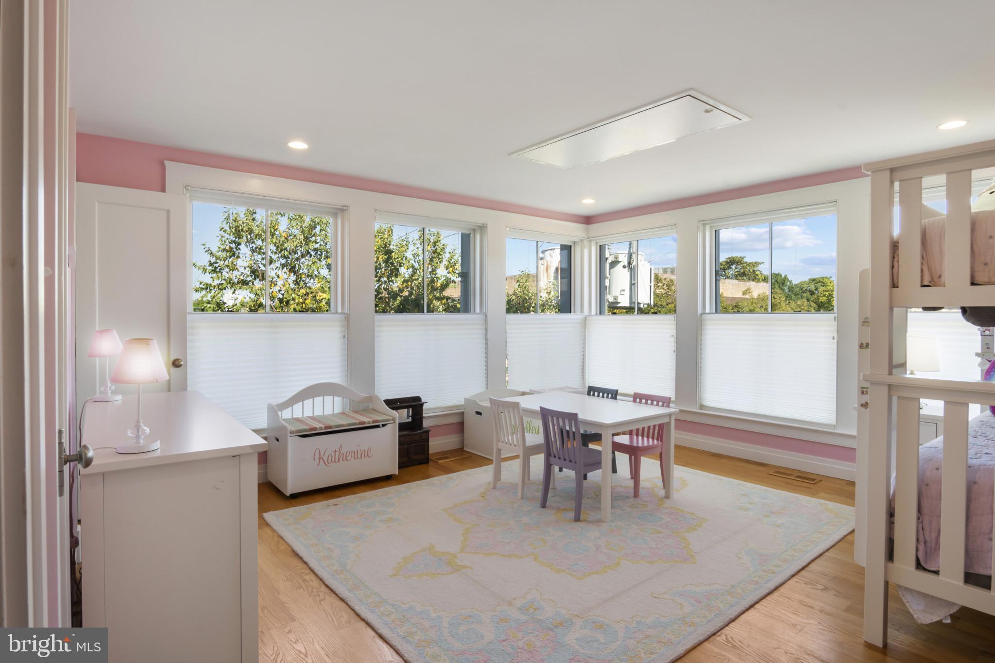 325 N N. COLUMBUS STREET