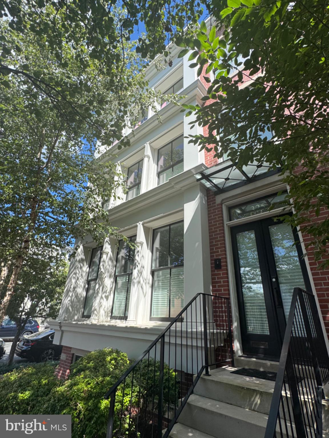 325 N N. COLUMBUS STREET