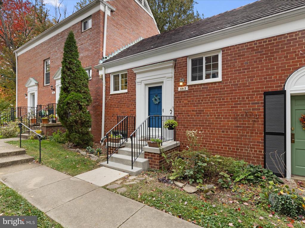 3513 MARTHA CUSTIS DRIVE