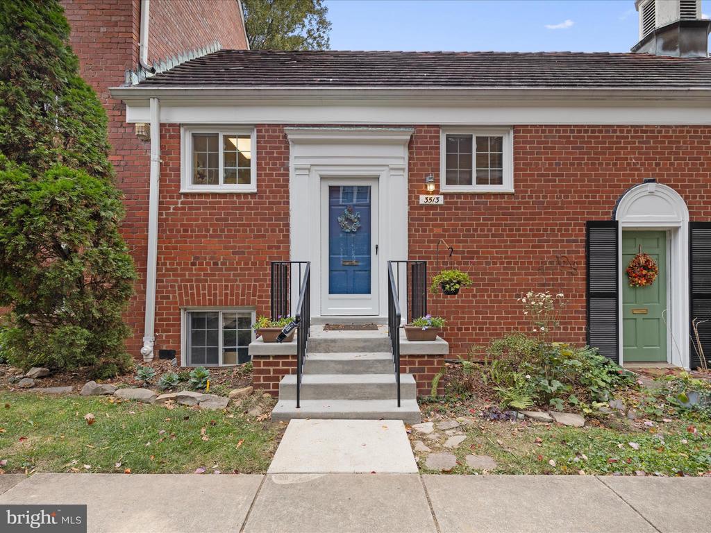 3513 MARTHA CUSTIS DRIVE