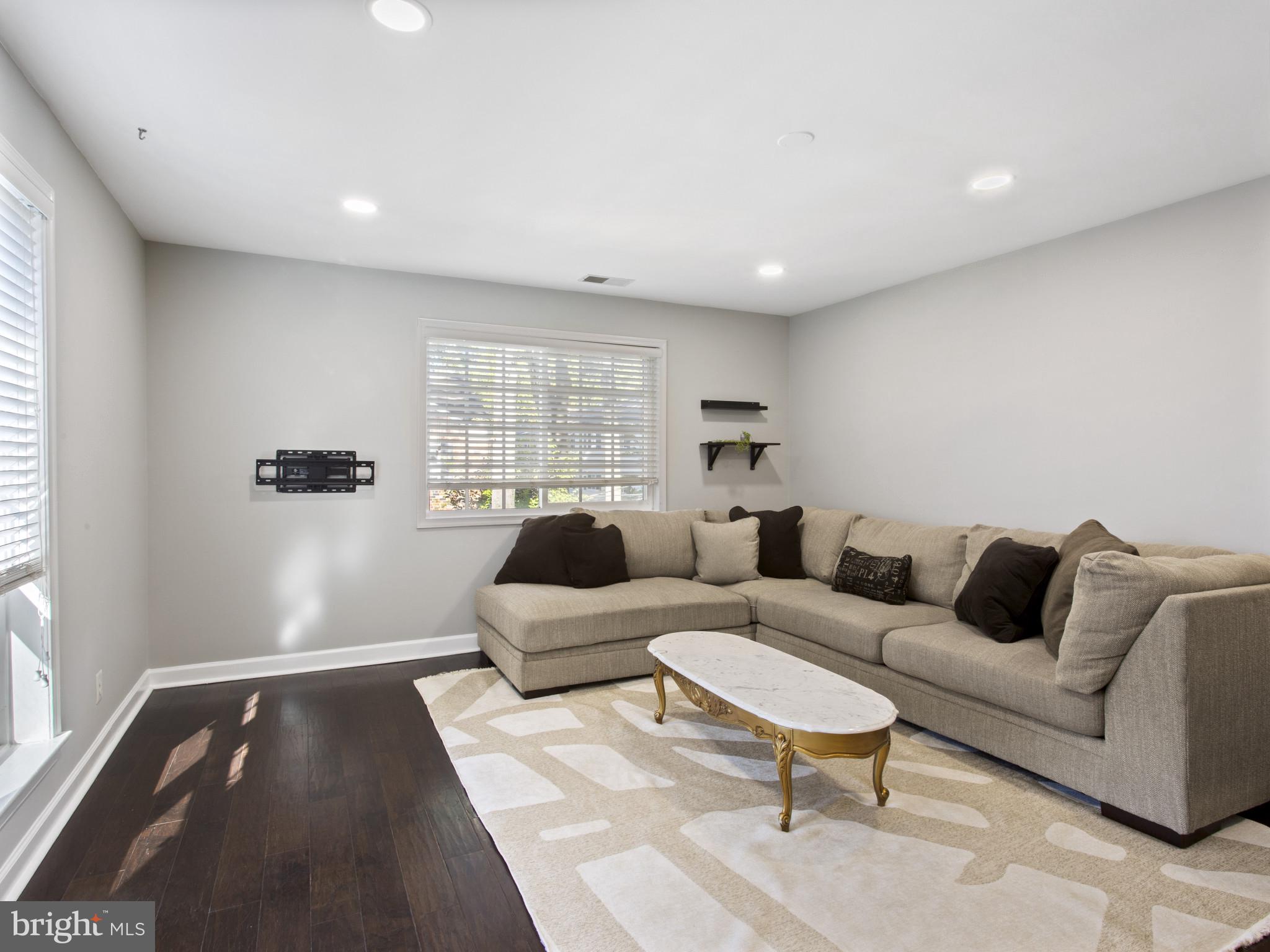 1267 N VAN DORN STREET