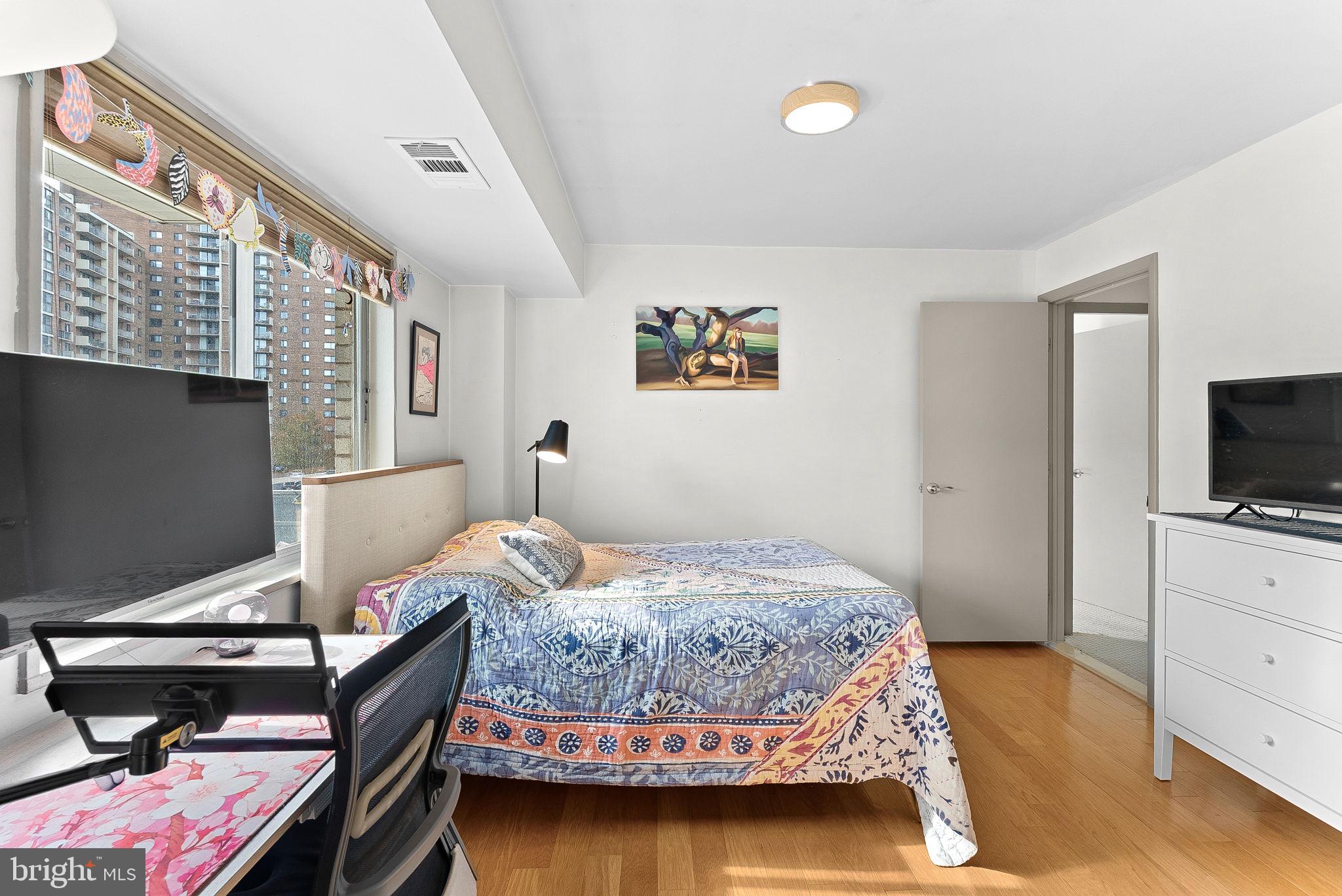 5340 HOLMES RUN PARKWAY 400