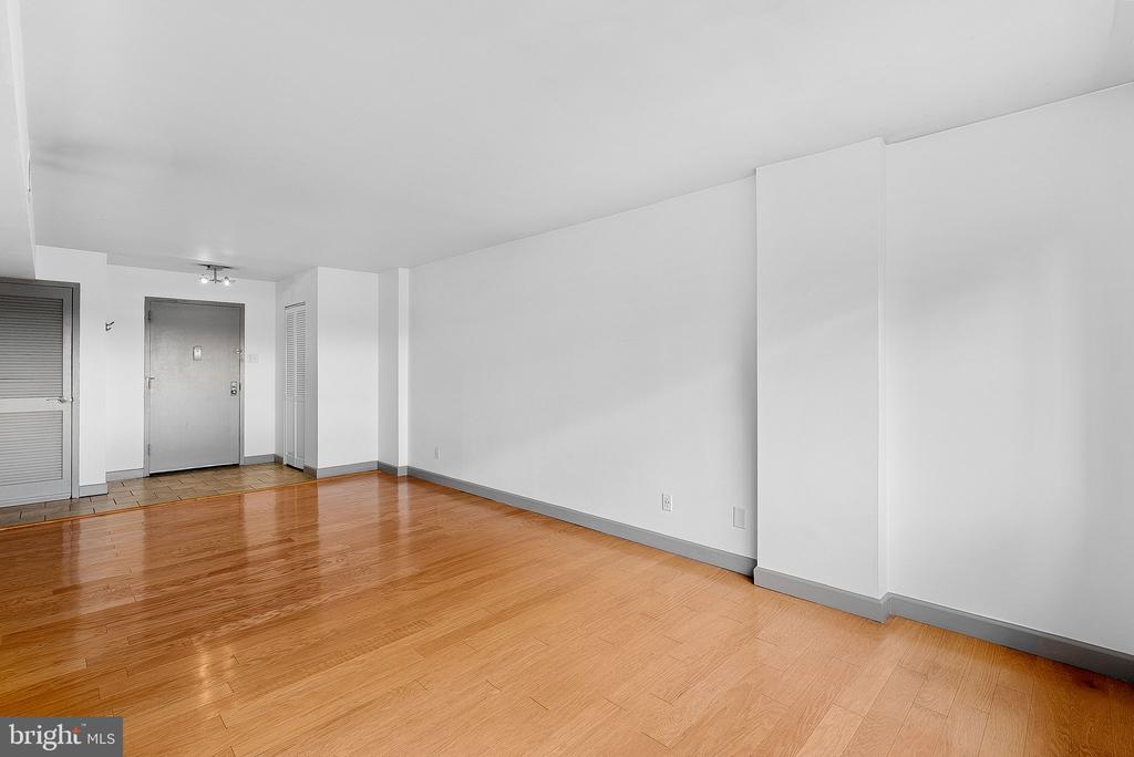 5340 HOLMES RUN PARKWAY 400