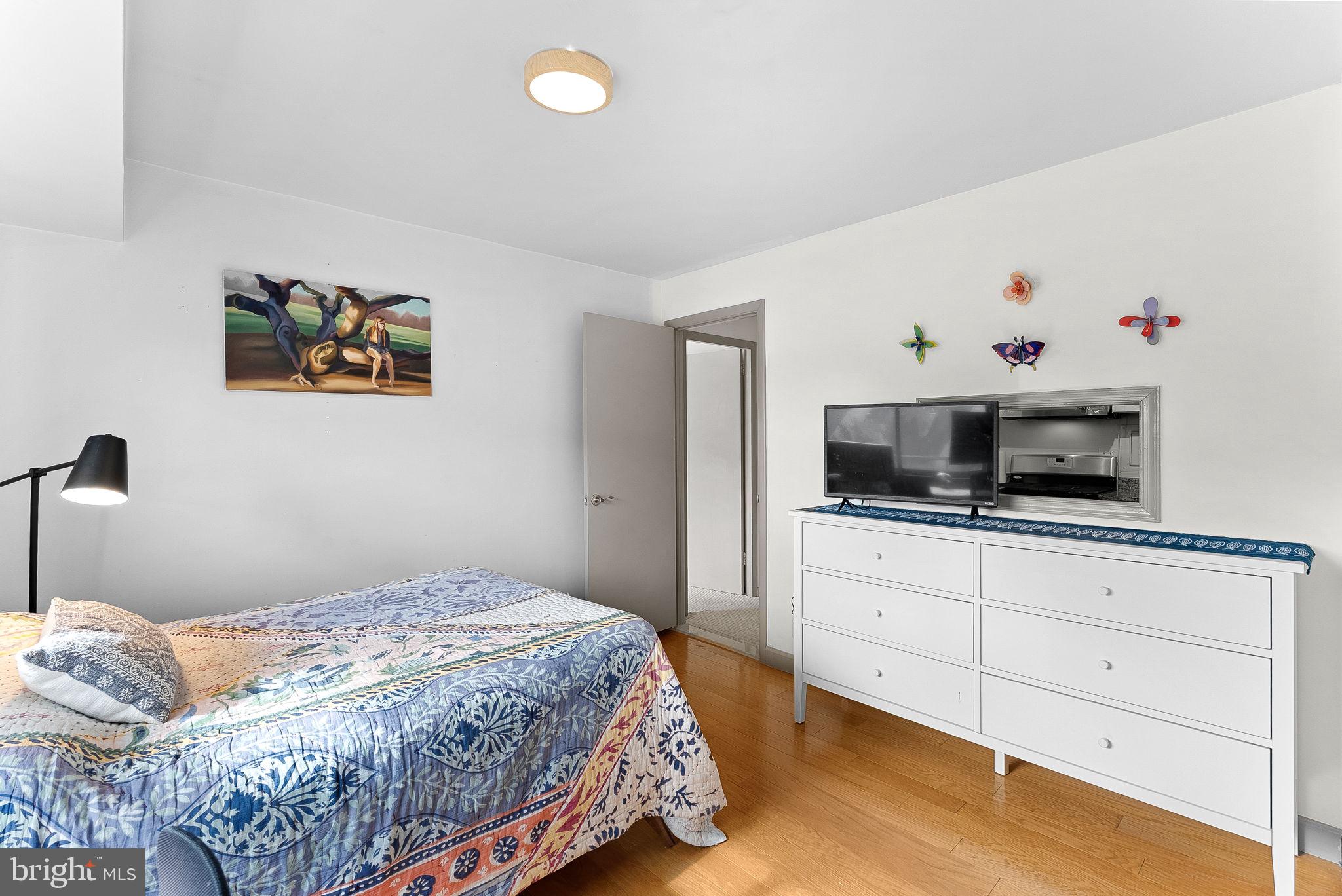 5340 HOLMES RUN PARKWAY 400