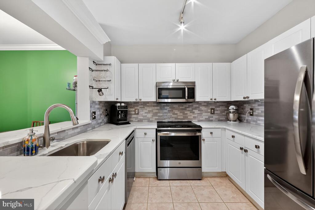 4561 STRUTFIELD LANE 3211