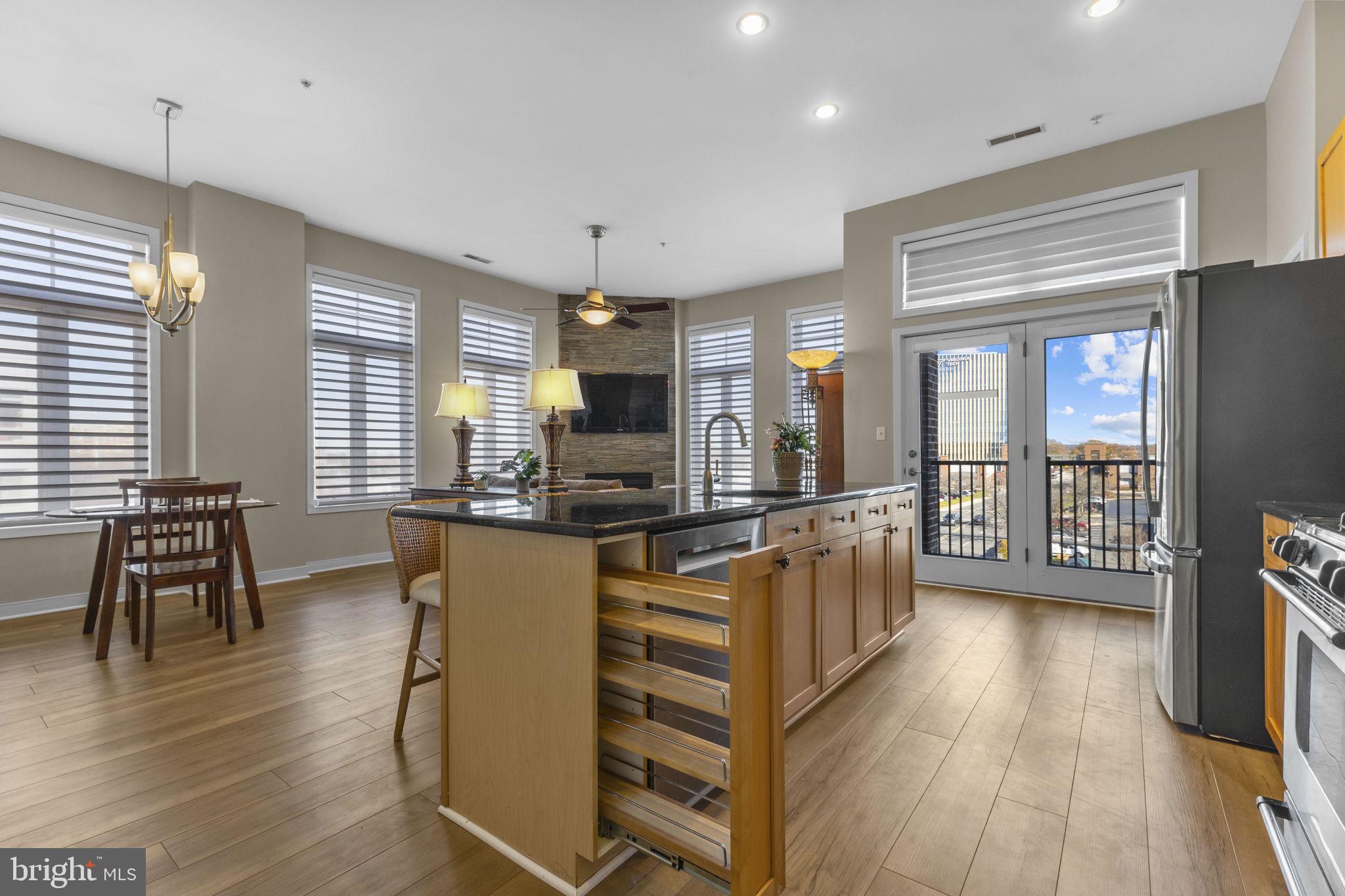 181 E REED AVENUE 411