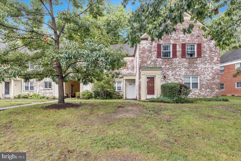 1132 VALLEY DRIVE