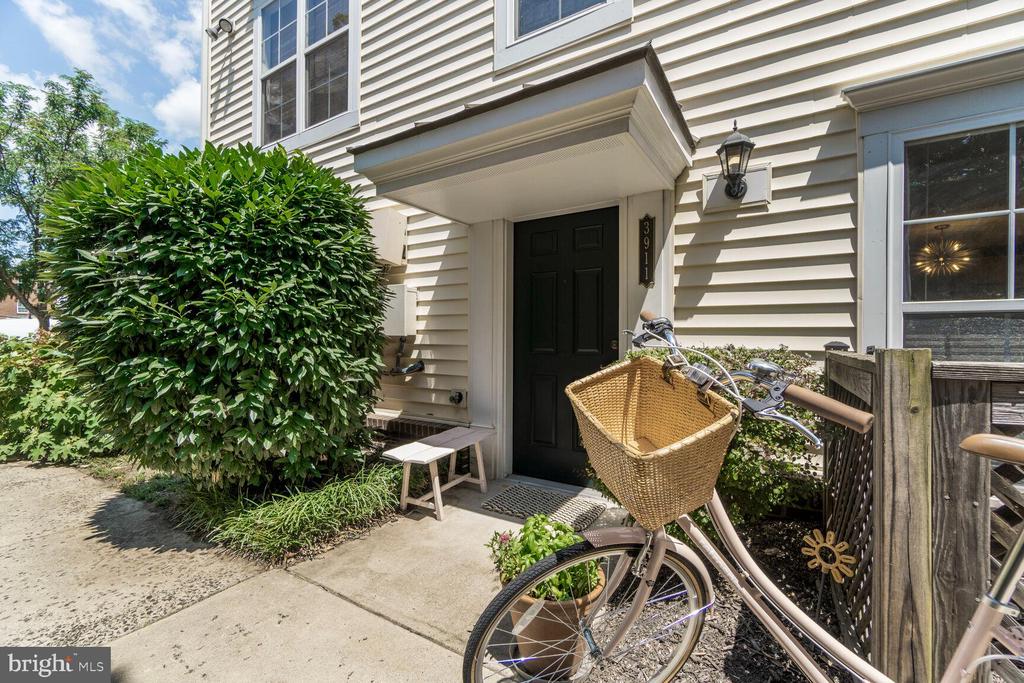 3911 OLD DOMINION BOULEVARD