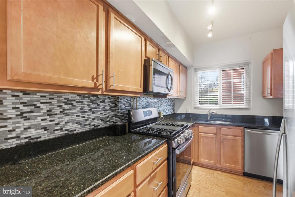 3260 GUNSTON ROAD