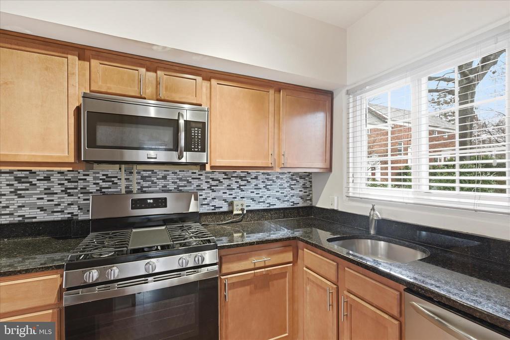 3260 GUNSTON ROAD