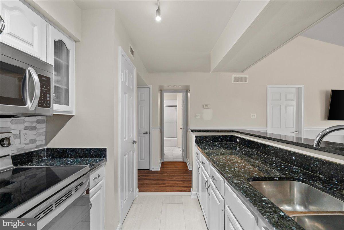 3311 WYNDHAM CIRCLE 4200