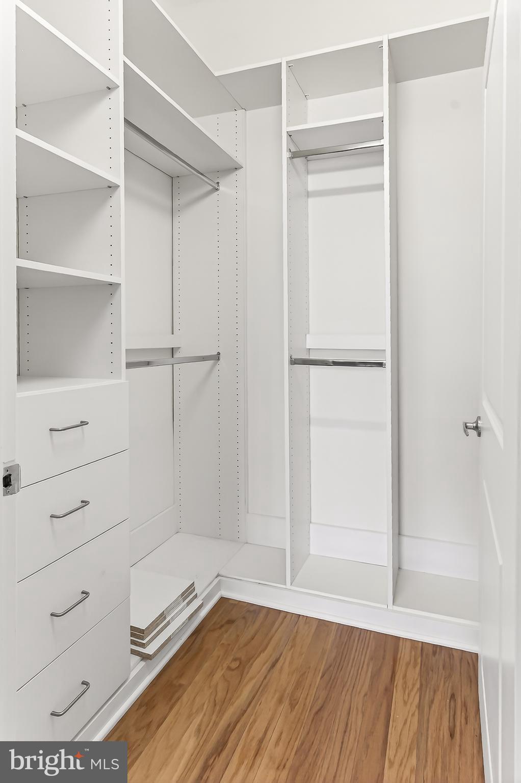 309 HOLLAND LANE 117