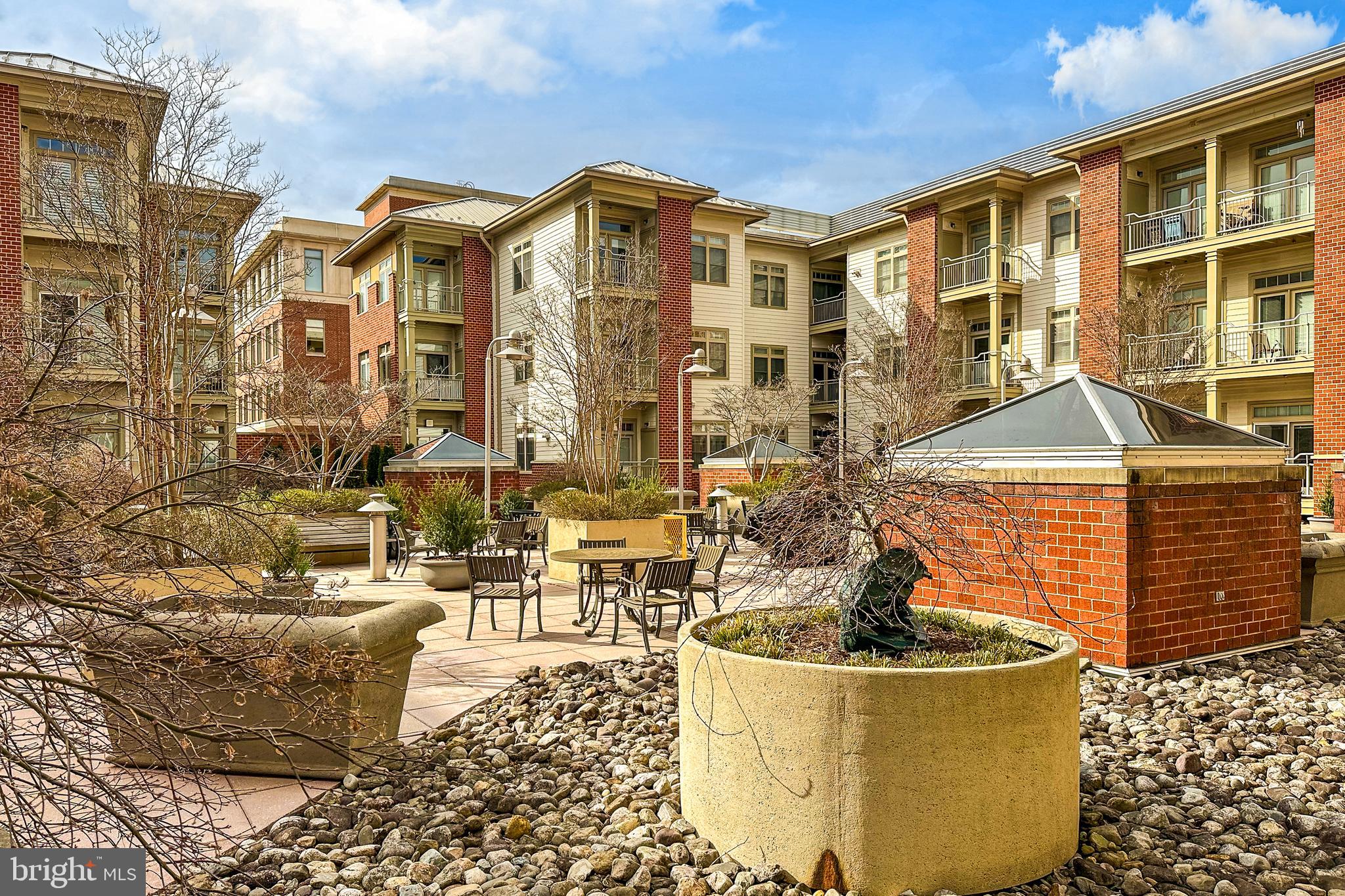 309 HOLLAND LANE 117