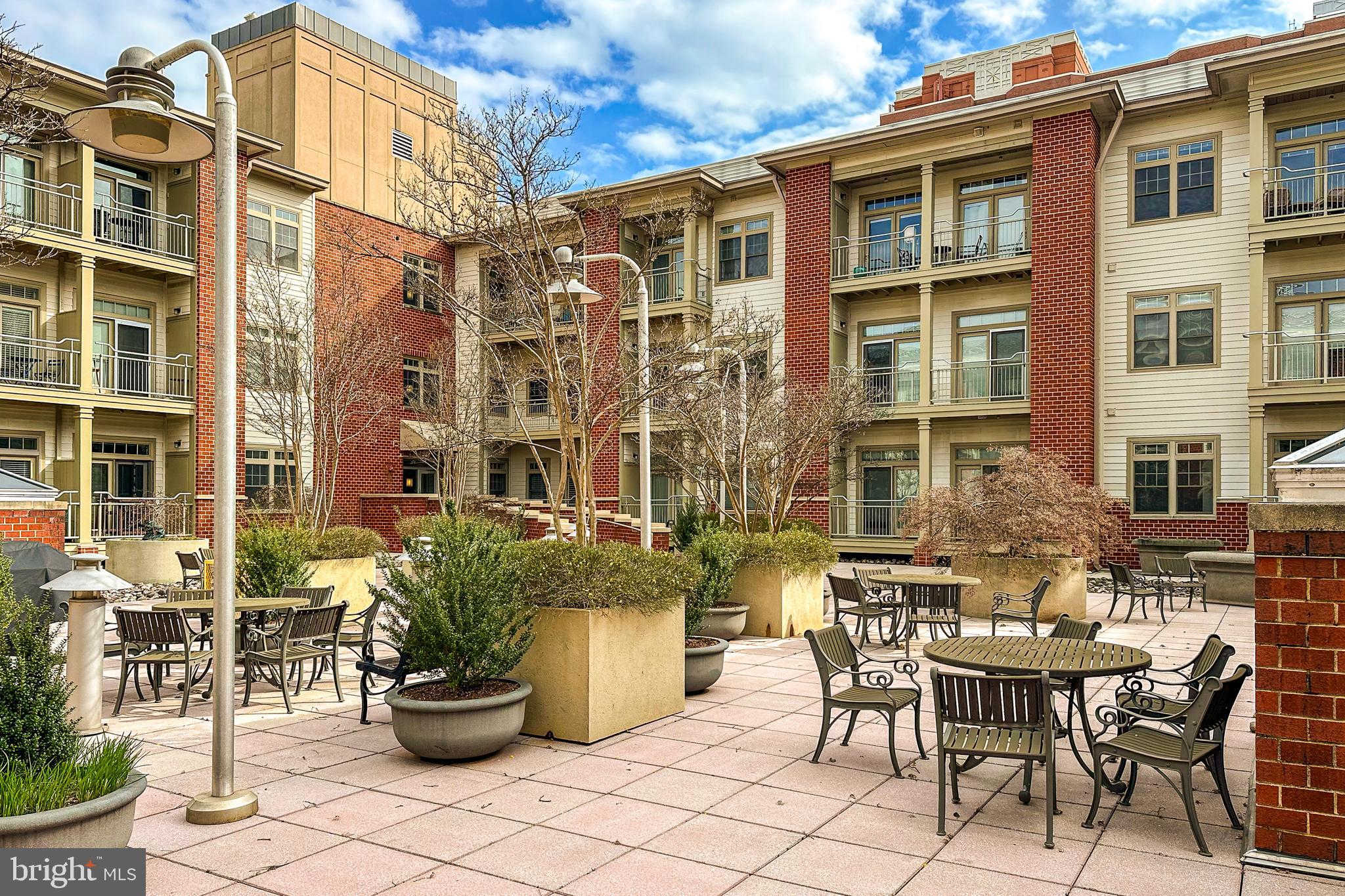 309 HOLLAND LANE 117