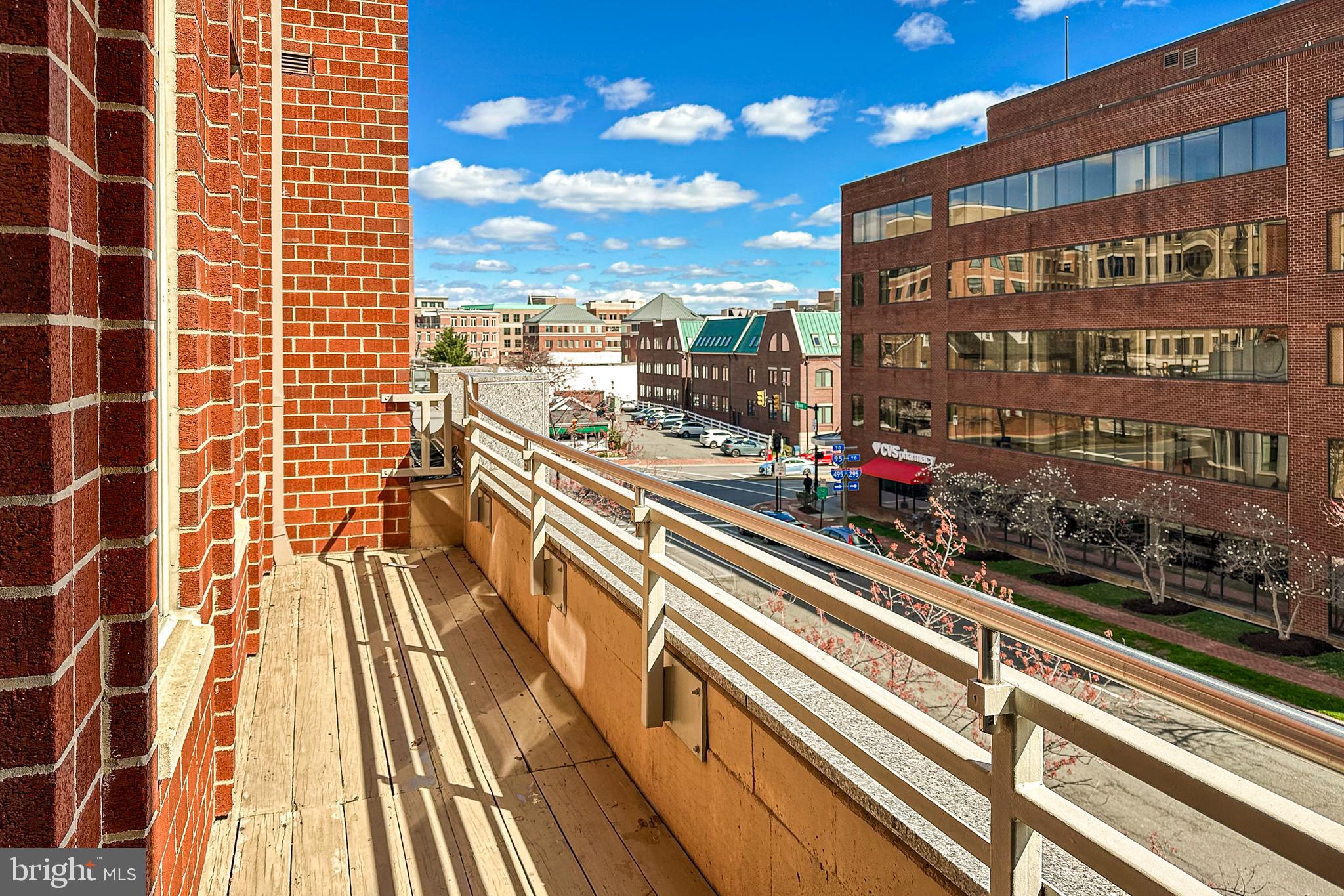 309 HOLLAND LANE 117