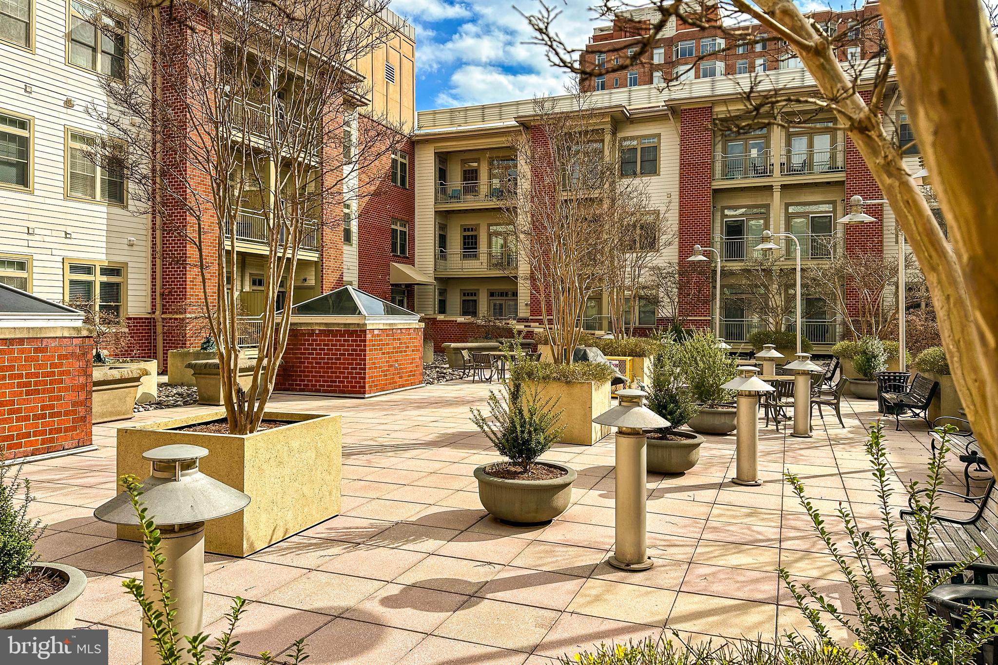 309 HOLLAND LANE 117